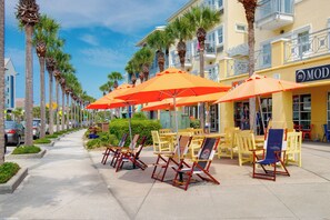 Outdoor dining - Close to Beach Access, Golf Cart, Great Location (Santa Rosa Beach)