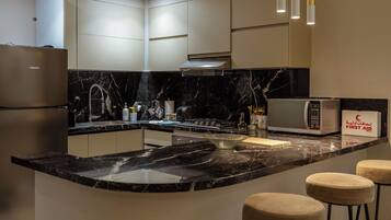 Fridge, microwave, oven, stovetop