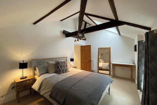 2 slaapkamers, een strijkplank/strijkijzer, wifi, beddengoed