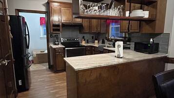 Micro-ondas, fogão, cooktop, lava-louças
