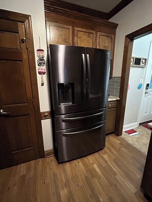 Interior - Charming 3-bedroom house with WiFi, AC in awesome Rocky Mount (Rocky Mount)