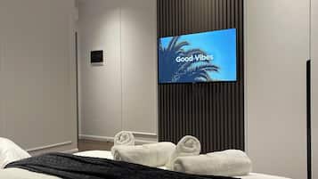 Triple Room | 1 bedroom, blackout drapes, soundproofing, free WiFi