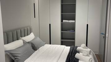 Apartment | Verdunkelungsvorhänge, schallisolierte Zimmer, kostenloses WLAN