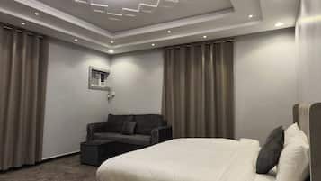 Standard Suite | Soundproofing, iron/ironing board, free WiFi, bed sheets