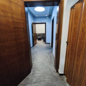 Deluxe Suite | Soundproofing, iron/ironing board, free WiFi, bed sheets - Al Rayhan Suites (Madinah)
