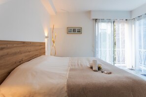 1 غرفة نوم ومكواة/لوح كي وواي فاي مجانًا وملاءات أسرّة