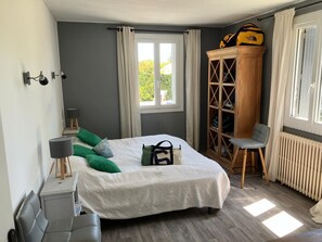 3 bedrooms, iron/ironing board, travel cot, WiFi