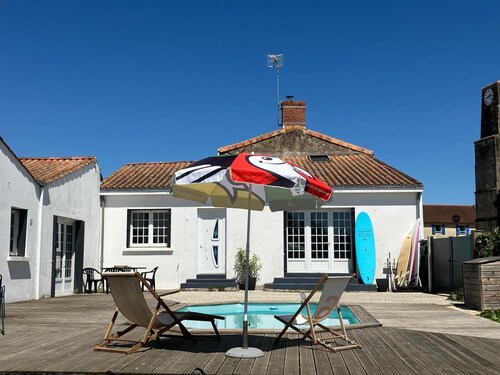 à 15 minutes des plages, maison de village avec jardin et piscine