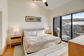 2 habitaciones, tabla de planchar con plancha y cuna de viaje