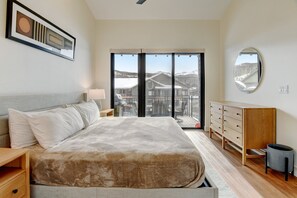 2 bedrooms, iron/ironing board, travel cot, free WiFi