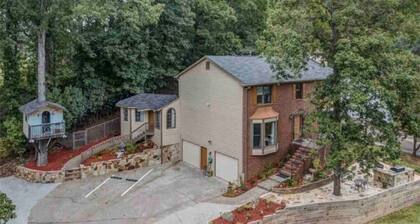 Modern King Studio Apt w/ Private Entrance