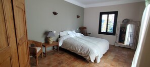 6 chambres, fer et planche à repasser, Wi-Fi