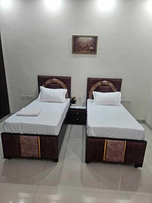 1 bedroom, laptop workspace, iron/ironing board, free WiFi
