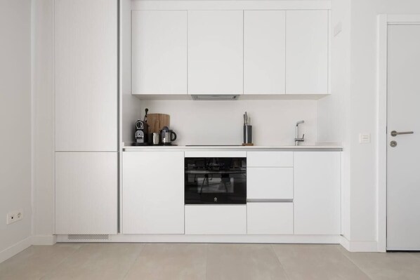 Coffee/tea maker, fridge, microwave, oven - Premium Garden Suite in Higueron (La Capellania)