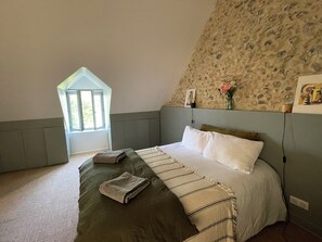 6 soverom, strykejern/-brett, reiseseng for barn og wi-fi