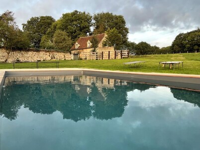 THE HOUSES ON THE HILL
