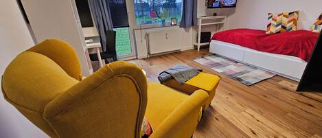 1 bedroom, desk, iron/ironing board, WiFi