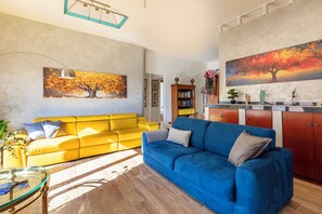 Smart-TV, Bücher, Stereoanlage