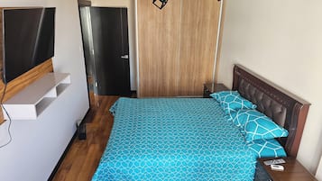 1 slaapkamer, een strijkplank/strijkijzer, wifi, beddengoed