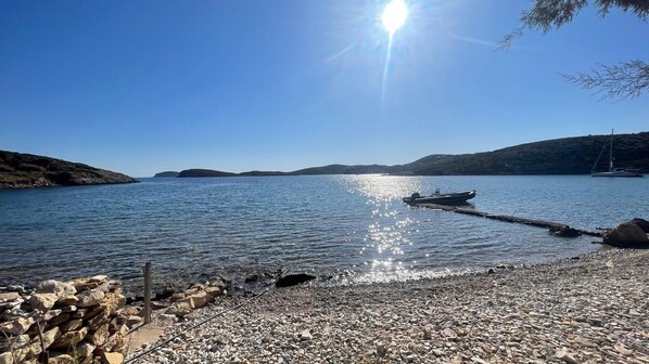 Beach nearby, sun loungers, beach towels