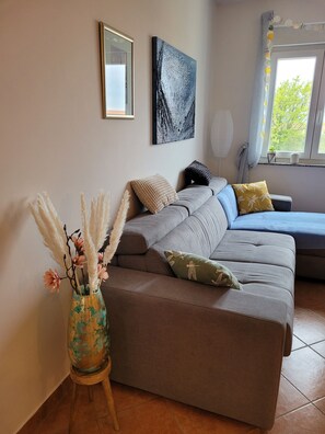 Smart TV - Sunny apartment with balcony (Peroj)