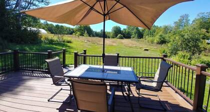 Spacious country retreat, close to Montpelier, close to nature. Smoke/pet free