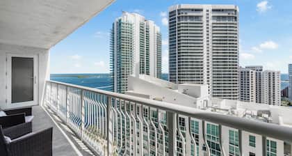 Sky High 31st Floor Condo W Parking