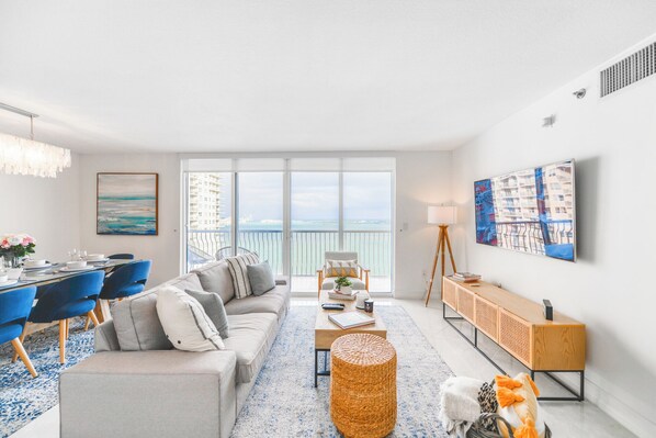 Condo, 2 Bedrooms, Ocean View | Living area
