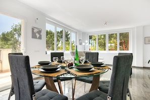 Dining - Villa with swimming pool and BBQ in the heart of nature near Valencia 25min (VC)