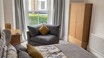 8 bedrooms, iron/ironing board, WiFi, bed sheets