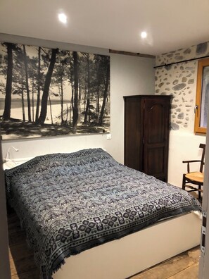 5 多间卧室、办公桌、WiFi、床单