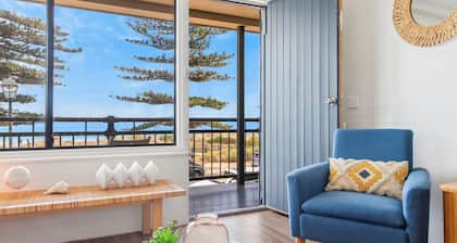 Belle Escapes - Waterfront Serenity in Seacliff