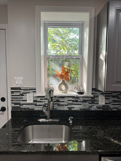 BrotherlyLove—Charming 2-bedroom house with WiFi, AC in lovely Philadelphia