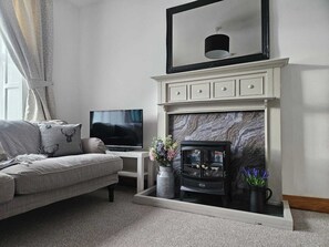 Smart TV, books, video library, stereo