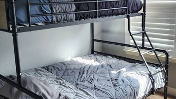 3 chambres, fer et planche Ă  repasser, Wi-Fi gratuit, draps fournis