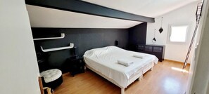 5 多间卧室、熨斗/熨衣板、WiFi、床单