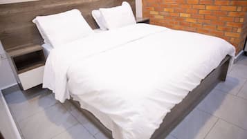 1 bedroom, premium bedding, minibar, laptop workspace