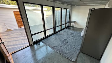 别墅, 2 间卧室, 吸烟房, 阳台 | 客厅