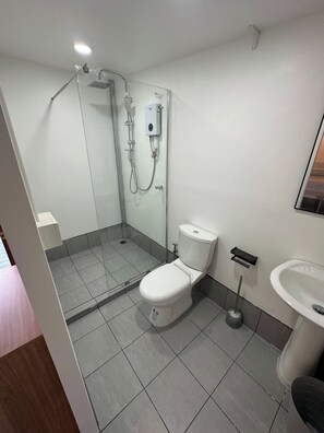 Villa, 2 hálószobával, dohányzó, erkély | Fürdőszoba