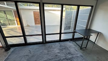 别墅, 2 间卧室, 吸烟房, 阳台 | 客厅