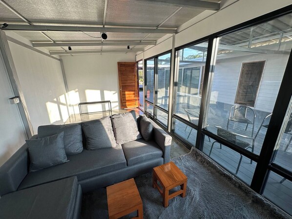 Villa, 2 Bedrooms, Smoking, Balcony | Living room