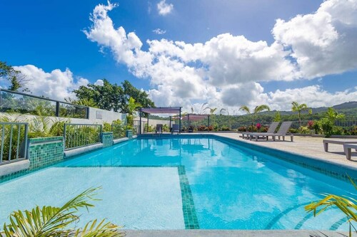 Central, Modern, 3BR Hill View Haven with Solar and Starlink