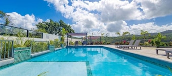 Central, Modern, 3BR Hill View Haven with Solar and Starlink