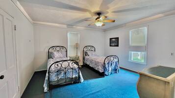 4 dormitorios, tabla de planchar con plancha, wifi y ropa de cama