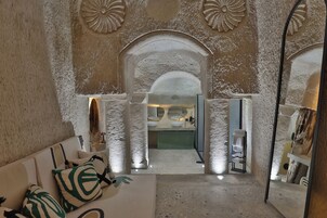 Smart TV 90 cm con canales de televisión por cable, piso con calefacción