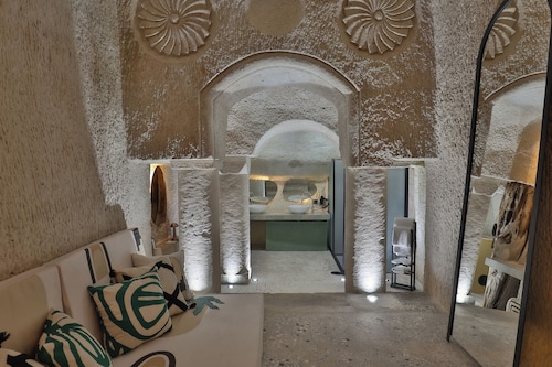 Maison De Femme Française