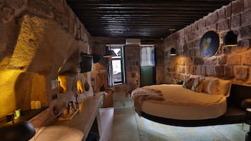 Chambre Double Supérieure, 1 trÚs grand lit, non-fumeurs, baignoire | 1 chambre, draps en coton égyptien, literie de qualité supérieure