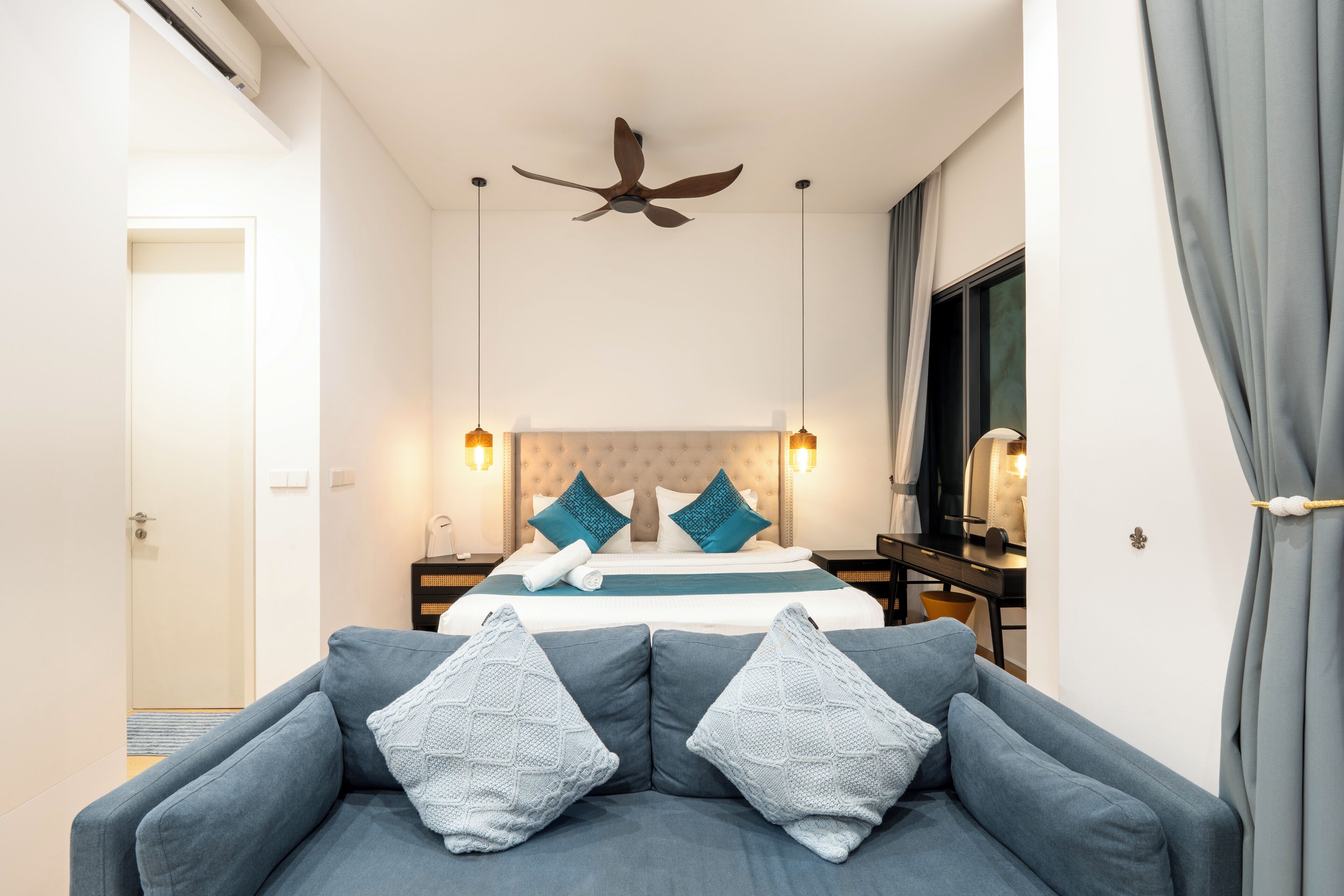 Deluxe King Studio with balcony