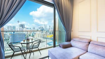 Premium Two-Bedroom Apartment with balcony | Balcón