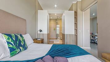 1 dormitorio, tabla de planchar con plancha, wifi y ropa de cama